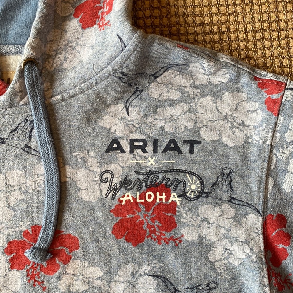 Ariat Western Aloha Men’s Small Lt. Blue Floral and Longhorn Skull Hoodie - Picture 2 of 4